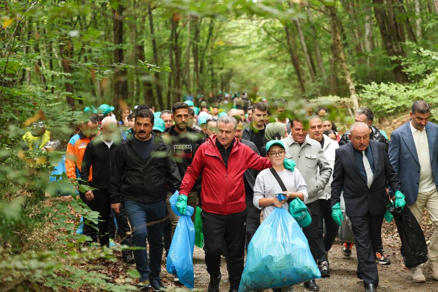 81 İLDE EŞ ZAMANLI ORMAN TEMİZLİĞİ YAPILDI