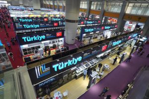 TÜRK FİRMALAR CANTON FUARINDA YENİ İŞ FIRSATLARINA KAPI ARALADI