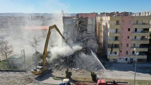 İSTANBUL’DA 6,2’LİK DEPREM KENTSEL DÖNÜŞÜMÜN ÖNEMİNİ HATIRLATTI