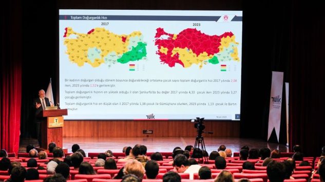 1.79 MİLYON YAŞLI TEK BAŞINA YAŞIYOR