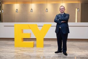 KÜRESEL BELİRSİZLİK ÇAĞINDA HAZİNE POLİTİKALARINDA YENİ SAYFA