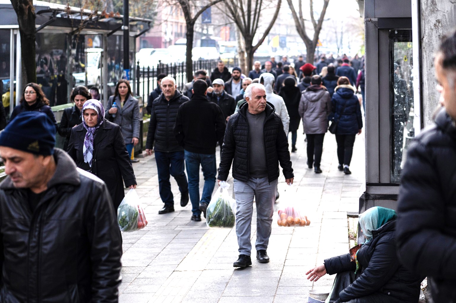 HANE EKONOMİSİNDE MART’TA SINIRLI TOPARLANMA