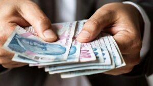 TÜRKİYE’DE GEÇİM YÜKÜ AĞIRLAŞIYOR